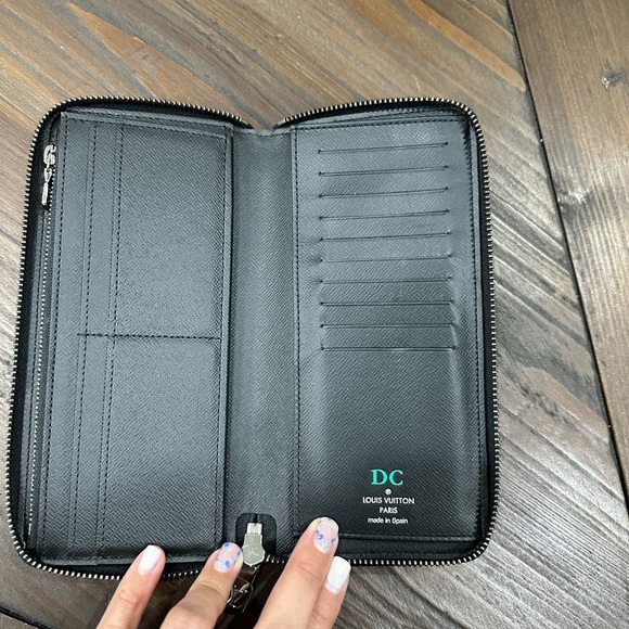 Louis Vuitton Zippy Wallet Vertical Monogram Eclipse - Picture 5 of 8